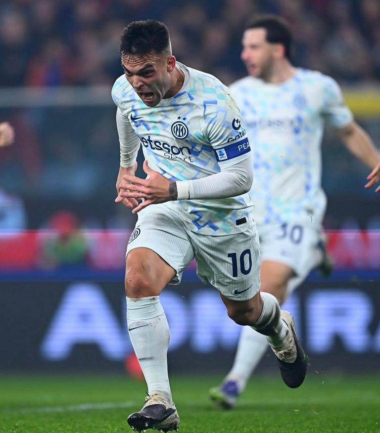 意甲一夜变天：国米灭苦主强势登顶，AC米兰失好局，卫冕冠军爆冷