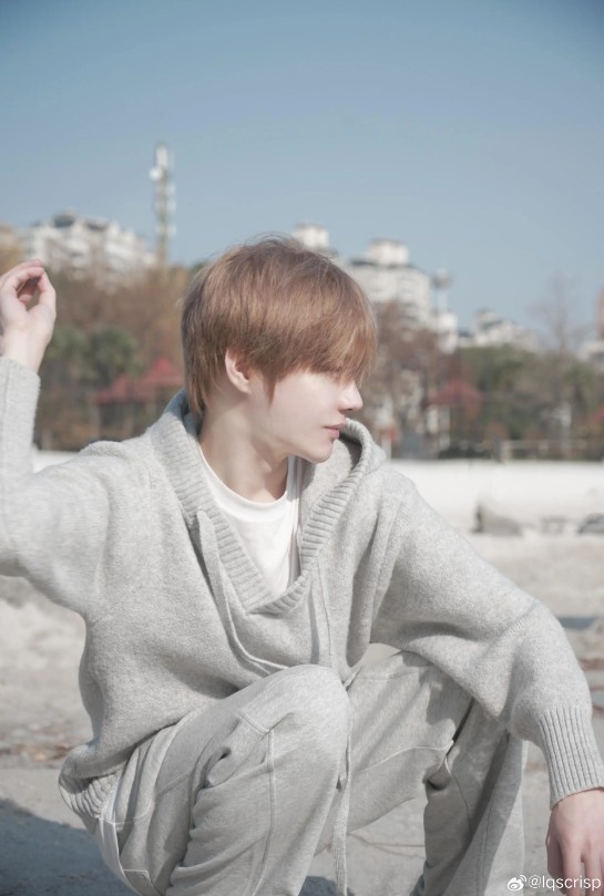 Crisp选手更新社媒动态：冬至快乐